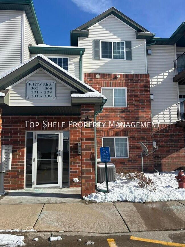 Building Photo - 101 NW 8th St