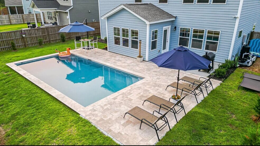 Building Photo - 256 Fiddleback Dr