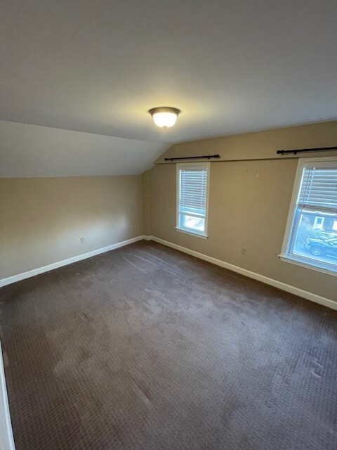 Bedroom 2 - 11 Lake St