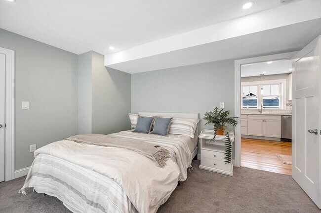 Building Photo - 352 Portsmouth Ave