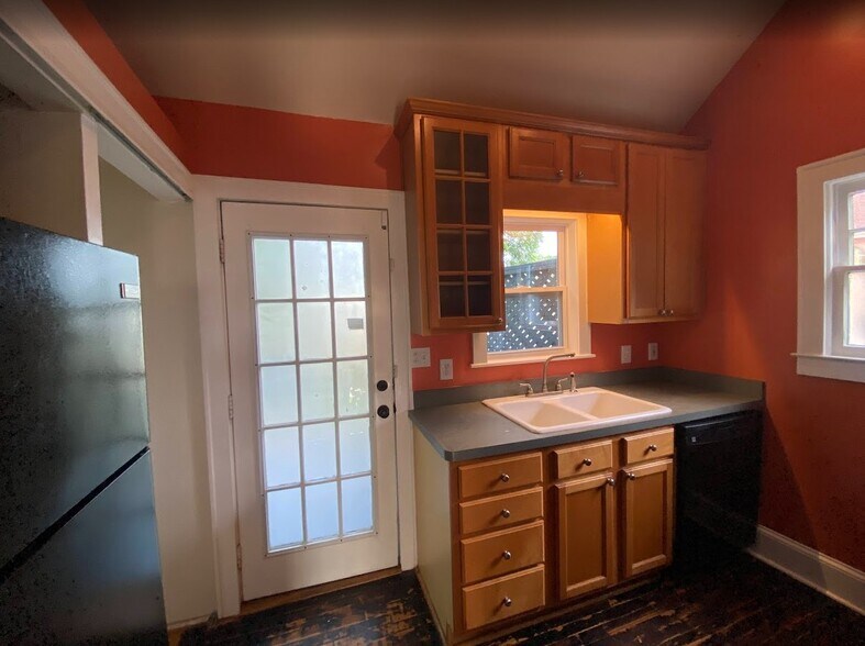 Building Photo - 3026 Church St