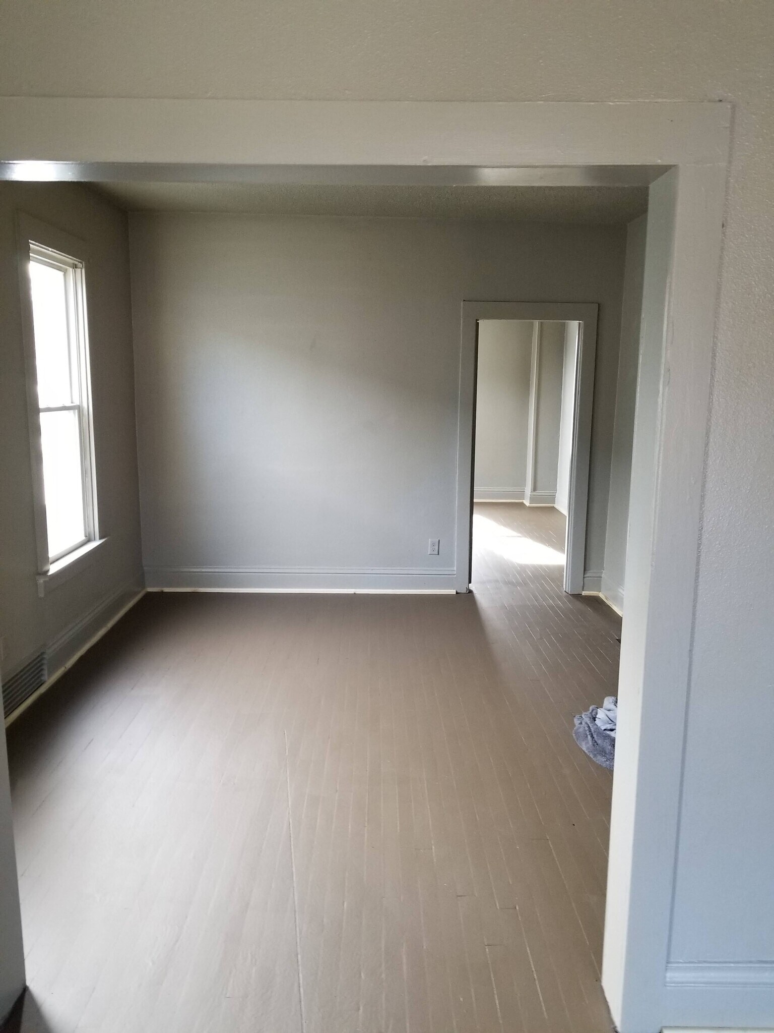 Building Photo - 609 W Cottonwood St