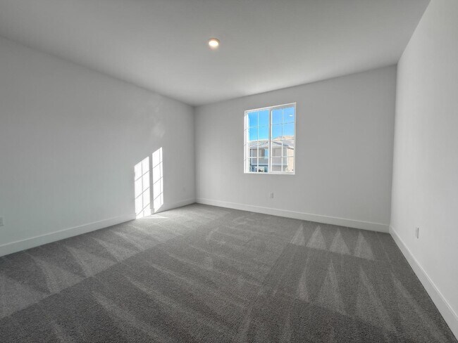 Building Photo - 2848 Dapper St