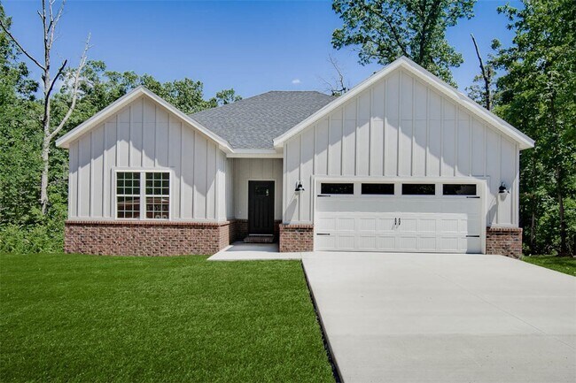 Building Photo - 8 Kirkdouglas Ln