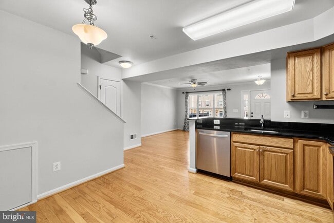 Building Photo - 6478 Cornwall Dr