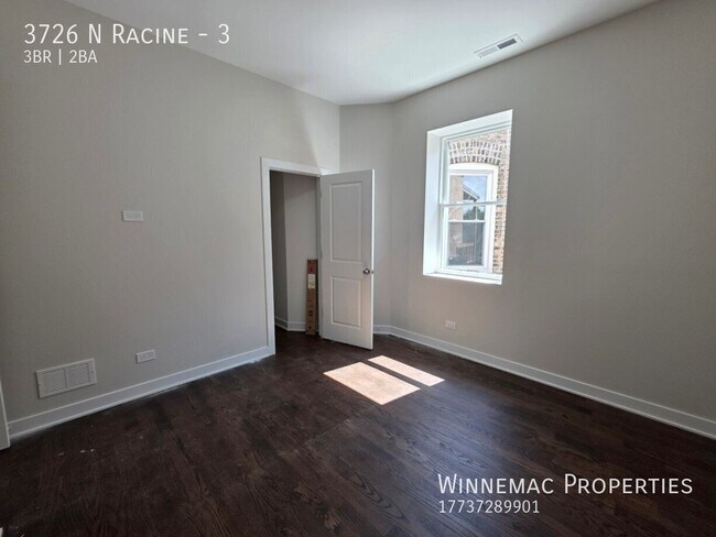Building Photo - 3726 N Racine Ave
