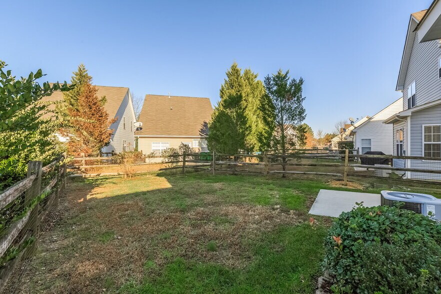 Building Photo - 2619 Rozzelles Landing Dr