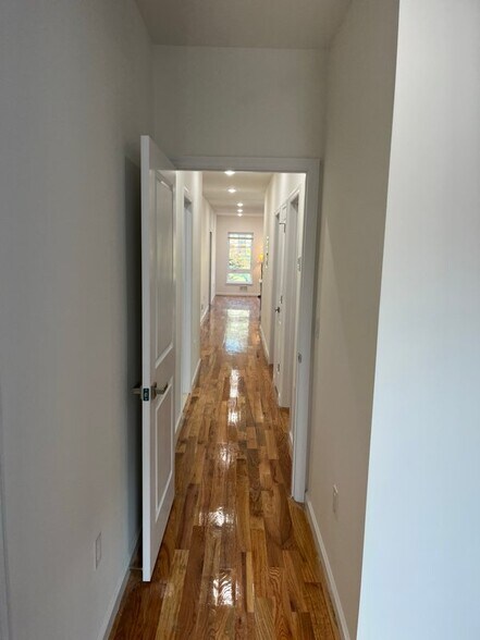 Building Photo - 121 Osborne Terrace