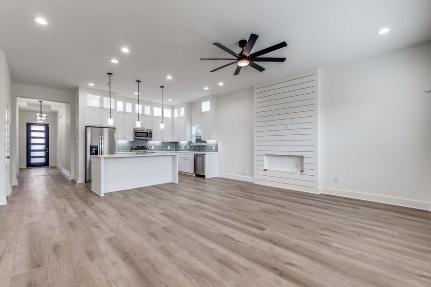 Building Photo - 2534 Southland St