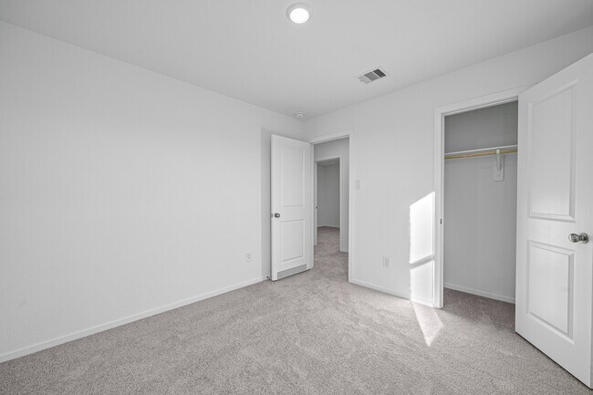 Building Photo - 16615 Rolling Hillside Wy