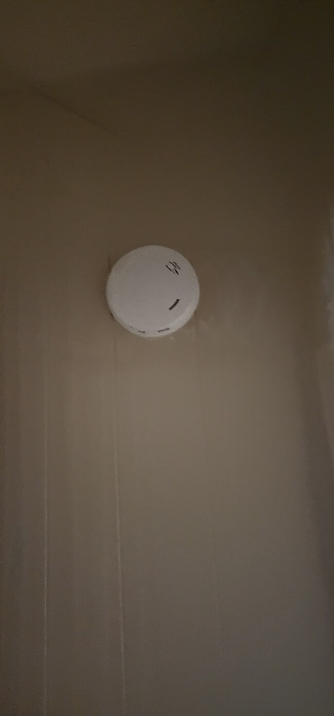 Building Photo - 639 Clinton St