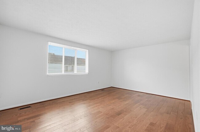 Building Photo - 7 Leatherwood Ct