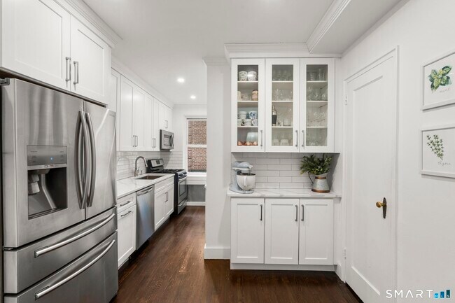 Building Photo - 70 Strawberry Hill Ave