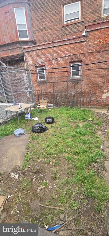 Building Photo - 3258 N Park Ave