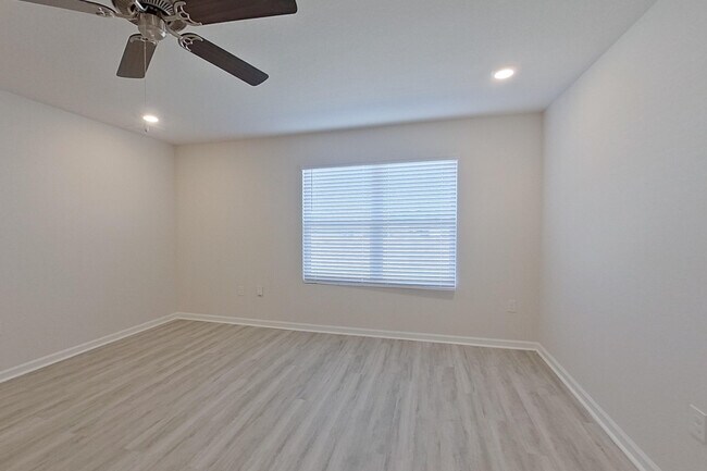 Building Photo - 4647 Malay Cir