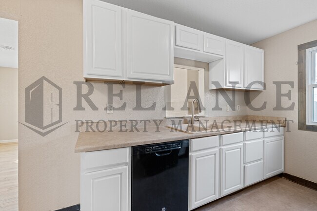 Building Photo - 1925 S Elizabeth St