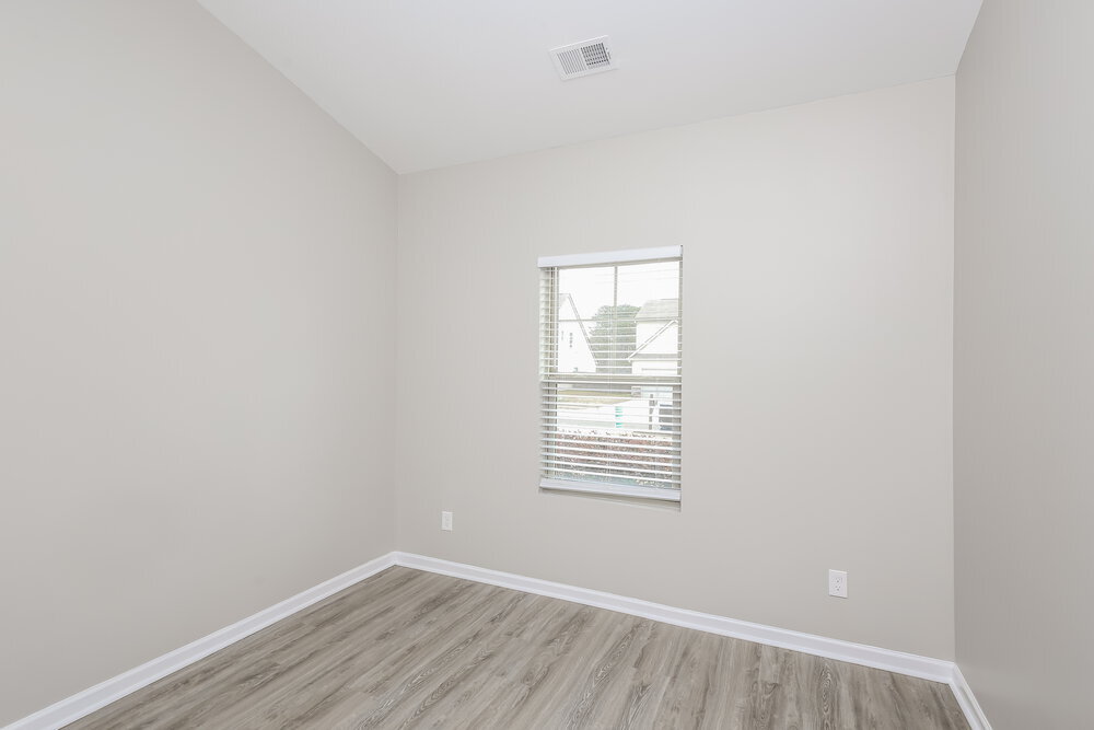 Building Photo - 392 Pinnacle Dr.