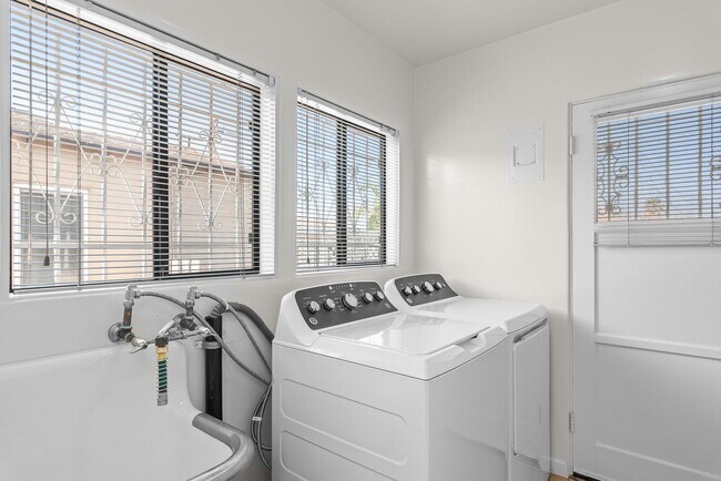 Building Photo - 3BR Home with Large Backyard Near SDSU