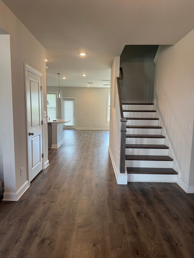 Building Photo - 227 Bering Ln