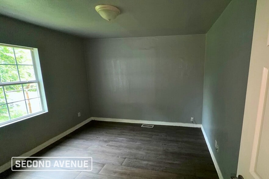 Building Photo - 2212 Miramar Blvd