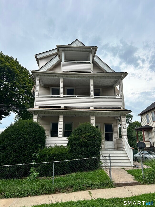 Building Photo - 83 Pleasant St