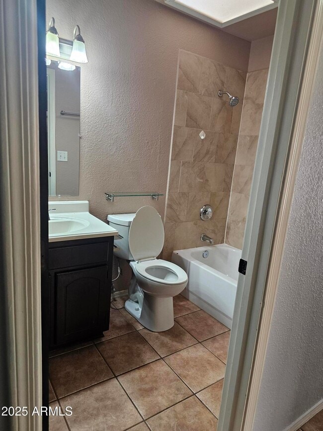 Building Photo - 111 Arrowhead Dr