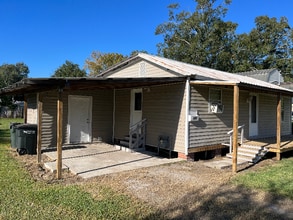 Building Photo - 309 Desire St