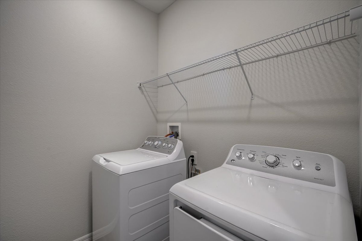 Building Photo - 2118 Ridge Pointe Ln