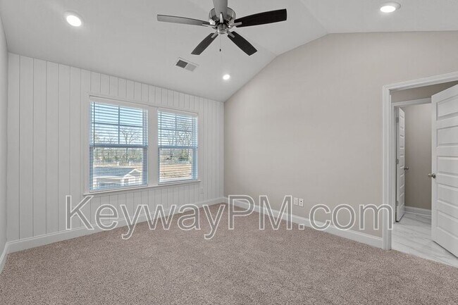 Building Photo - 2024 Denmark Ave SE