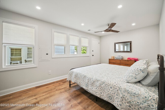 Building Photo - 110 11th Ave