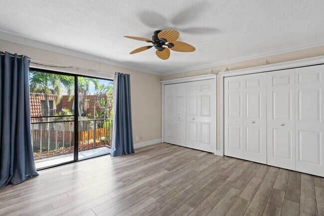 Building Photo - 1765 San Jose Dr