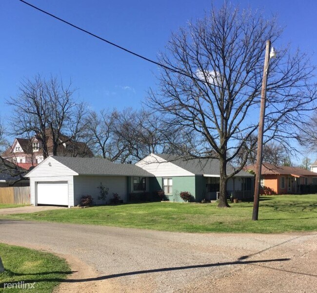 Primary Photo - 2 br, 1 bath House - 804 Hickory St