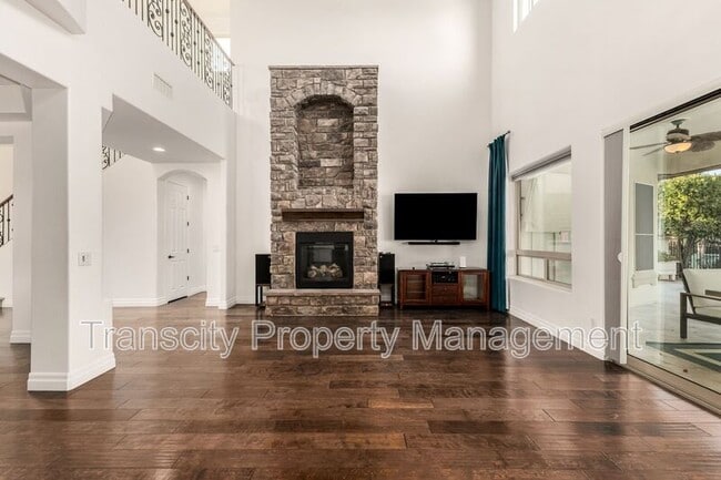 Building Photo - 1636 E Sattoo Way