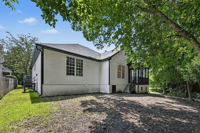 Building Photo - 1854 Oleander Ct
