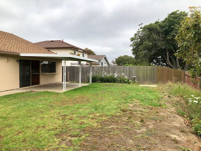 Building Photo - Updated Home just below Foothill!