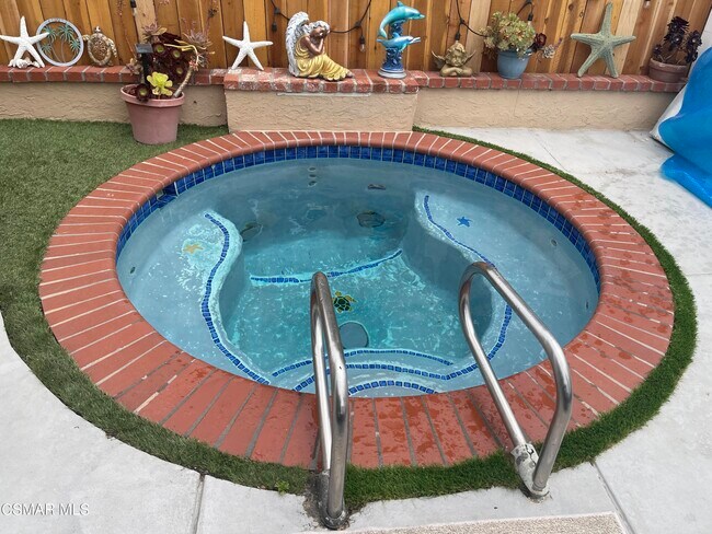 Building Photo - 5573 Calle Arena