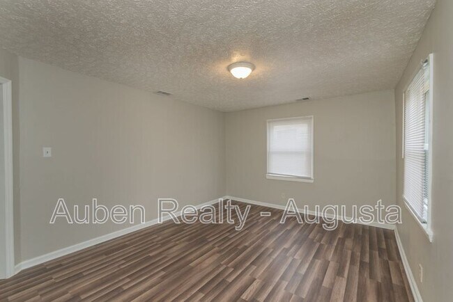 Building Photo - 821 Forsythe St