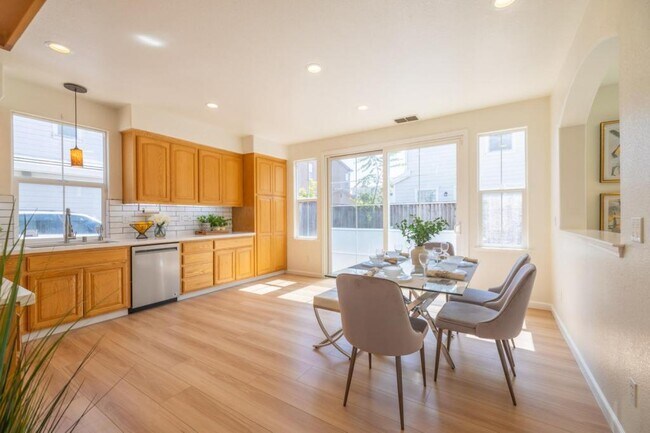 Building Photo - 1642 Welford Cir
