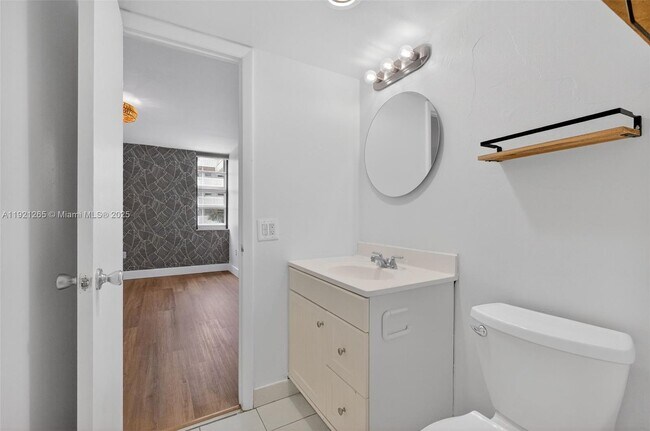 Building Photo - 1331 Lincoln Rd