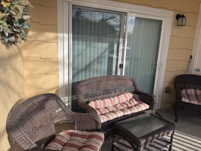 Building Photo - 4695 Hahns Peak Dr