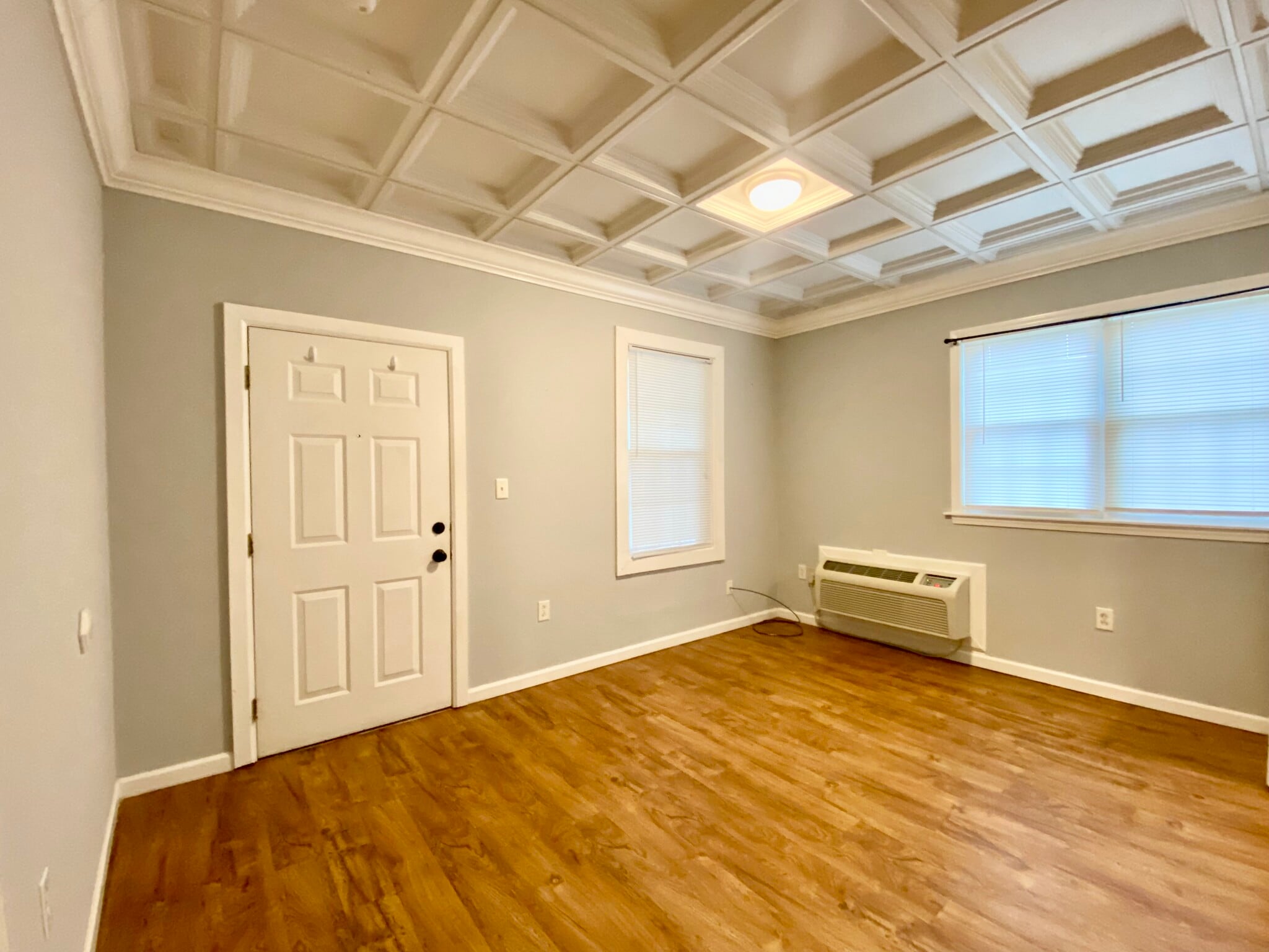 Building Photo - 164 W Wall St