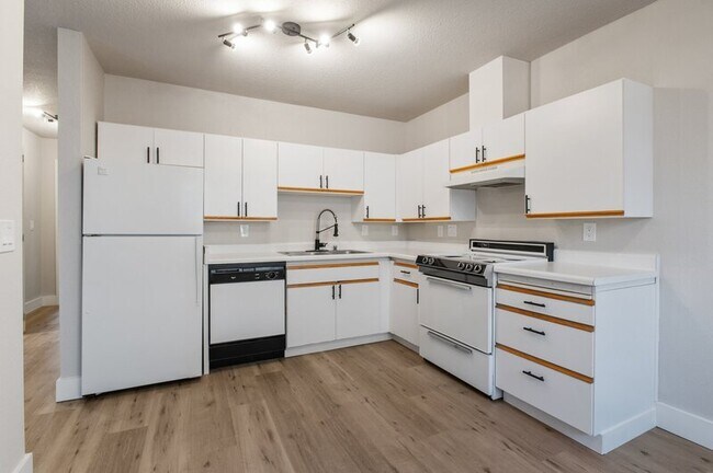 Building Photo - 10820 E 3rd Ave