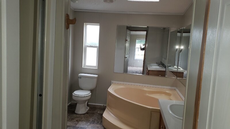 Building Photo - 1124 Eulalia Ln