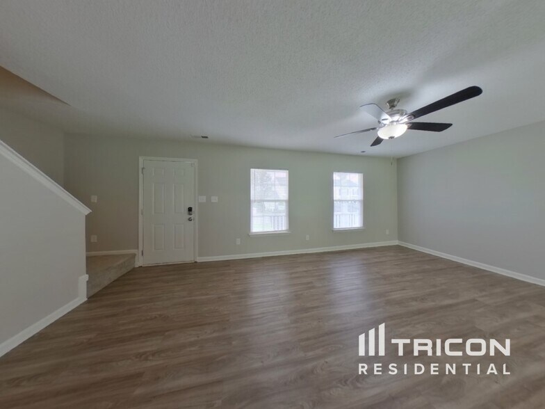 Building Photo - 10520 Katie Creek Ct