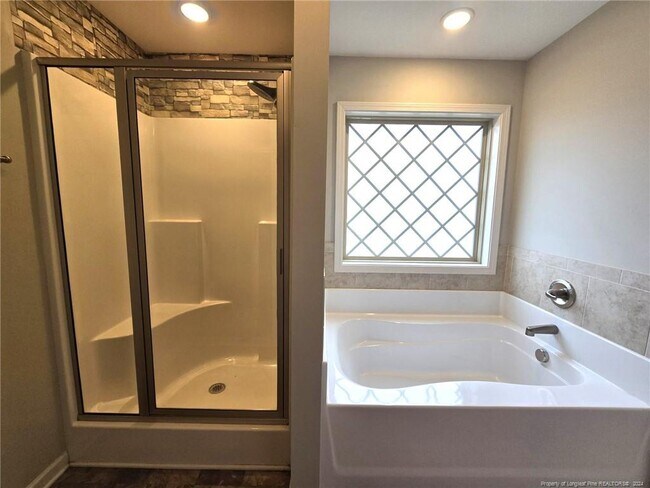 Building Photo - 2278 Lakewell Cir