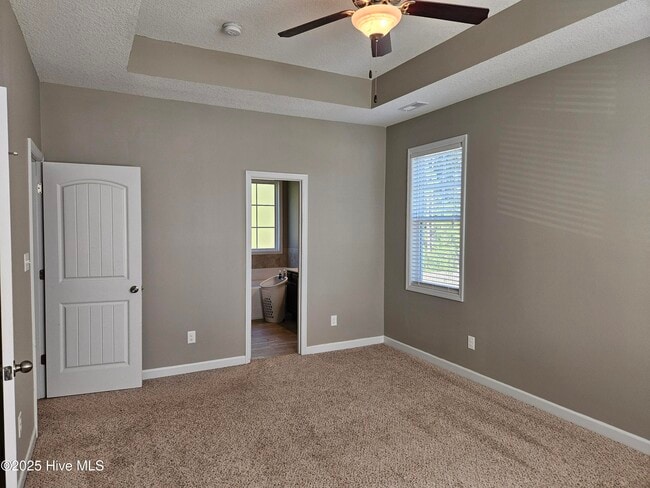 Building Photo - 609 Winfall Dr