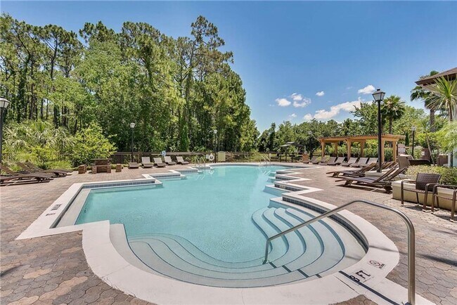 Building Photo - Beautiful 1/1 Condo x Rent @ The Crest at ...