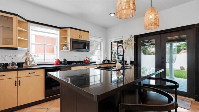 Building Photo - 2271 SW 25th St