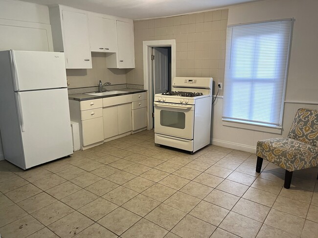 105 N Jefferson St - 105 N Jefferson St Batavia IL 60510 | Apartment Finder