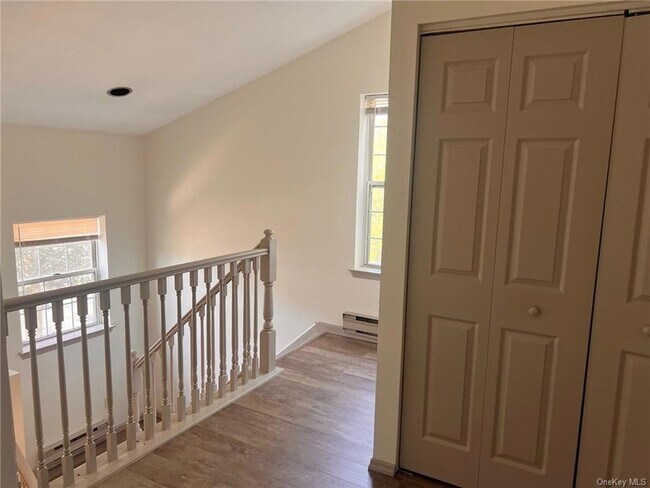 Building Photo - 18 Kendal Ln